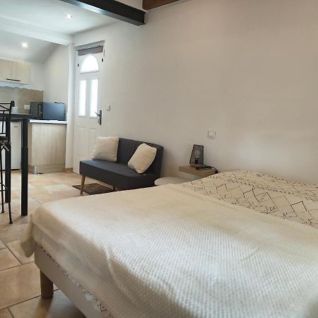 Studio Au Calme Avec Piscine Et Toutes Les Commodites Necessaires Le Thor Exterior photo